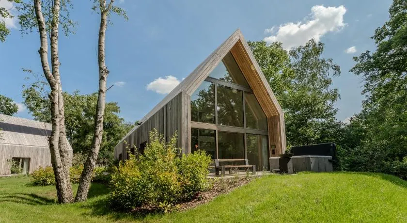 Lodge with Jacuzzi | 6 persons - Image 1