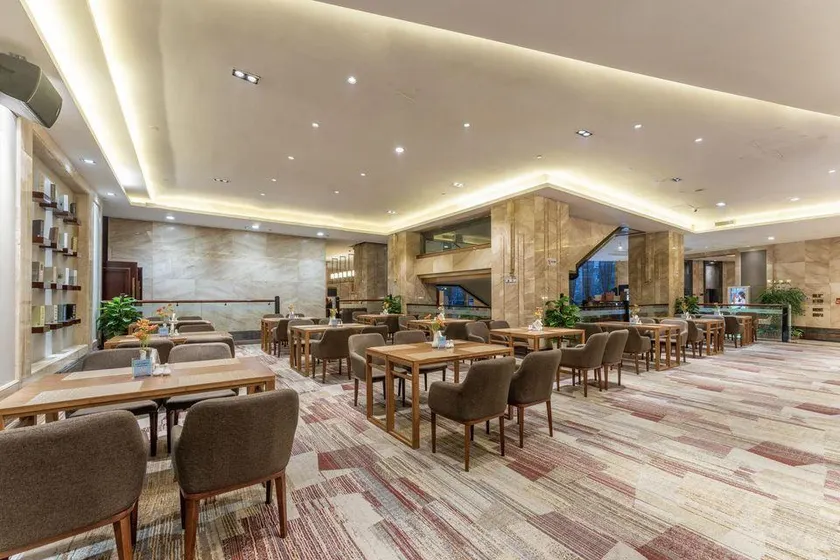 Boyue Hotel - Image 1