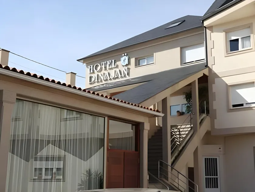 Hotel Dinajan - Image 1