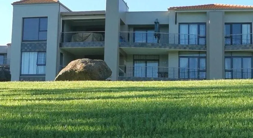 NNS Vaal River Luxury 3 Bedrooms Apartment - Image 1