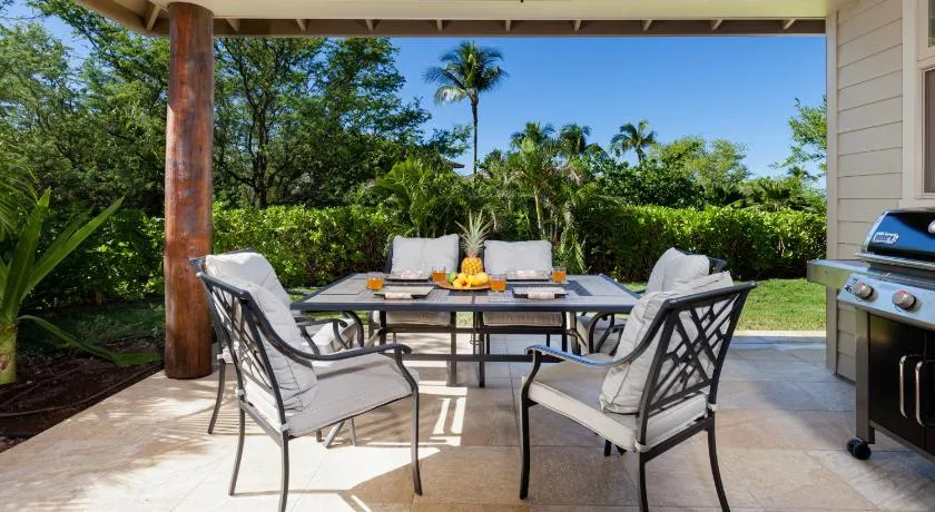 ❤PiH❤ DOLPHIN HALE Beach ClubWalk to PoolsBikes Beach GearFull 3 Bath - Image 1
