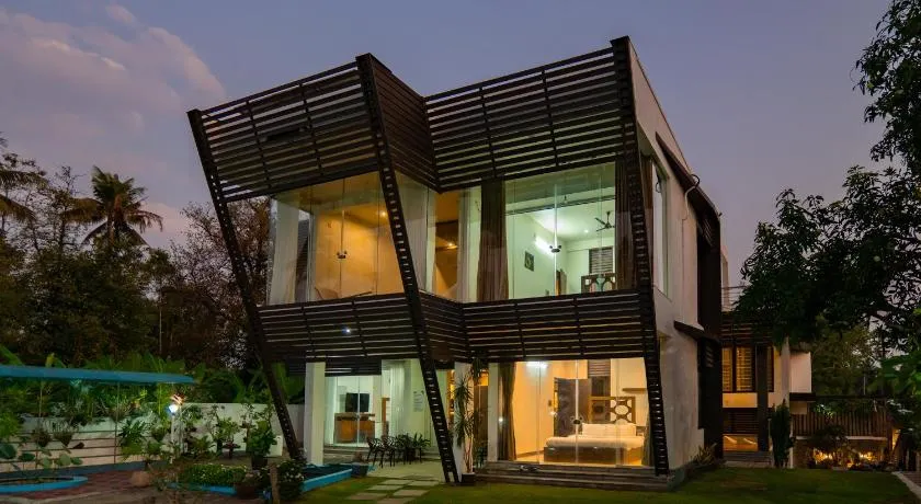 Glass River Retreat by Alaya Stays 4-BHK Riverside Getaway with Private Pool, Lakeside Sit-Out & Lounge Area Near Aluva Railway & Metro Station - Image 1