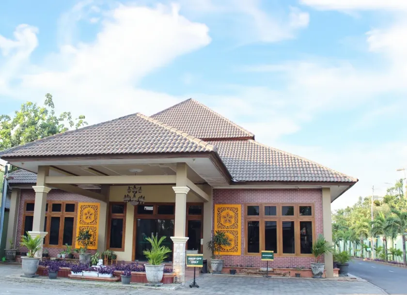 Hotel Gitrary Pati - Image 1