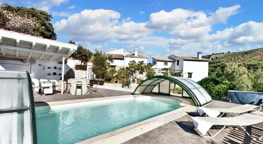 Elegant Villa in Granada with Pool and Garden - Image 1