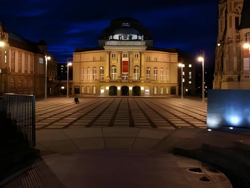 Hotel an der Oper - Image 1