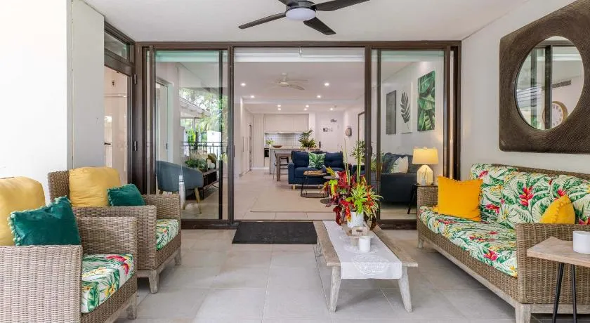 Tranquil Waters Apartments Port Douglas - Image 1