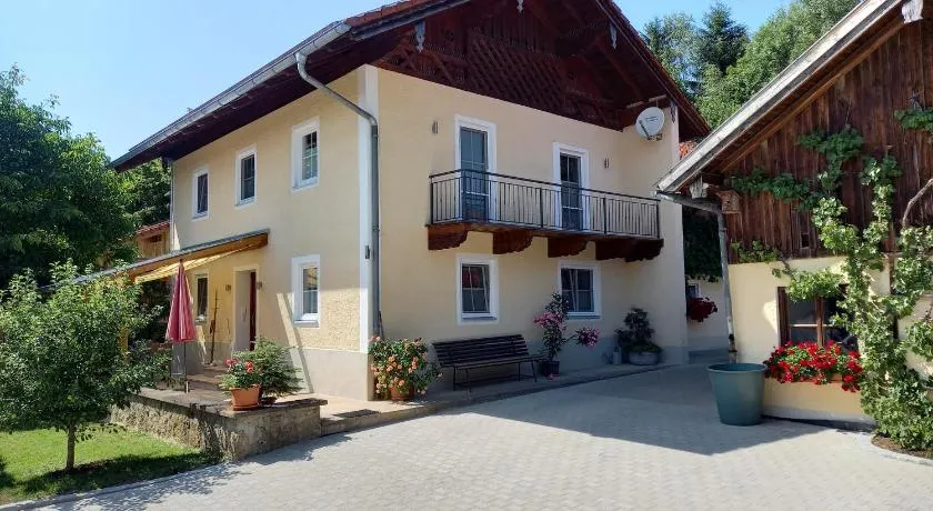 Landhof Ella - Ferienhaus vor den Toren Salzburgs - Image 1