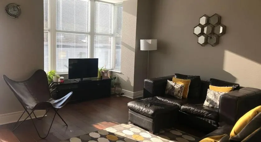 Margate Luxury 2 bedroom Apartment - Image 1