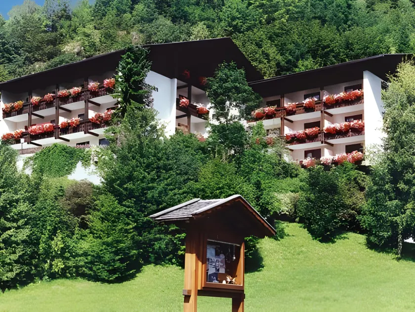 Hotel Garni Haus Sonnblick - Image 1