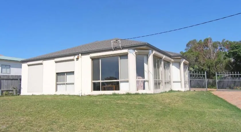 Waterview House - Image 1