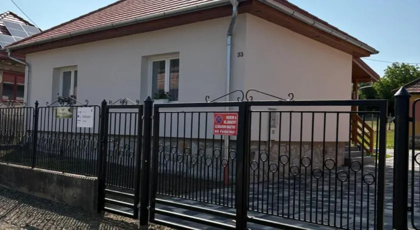 Liget Vendégház - Image 1