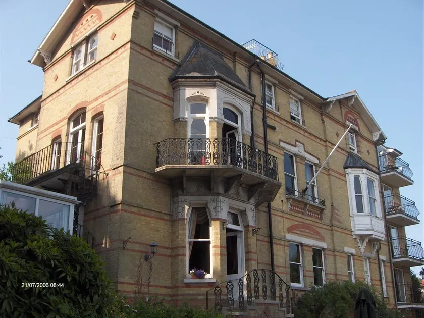Villa Rothsay Hotel - Image 1