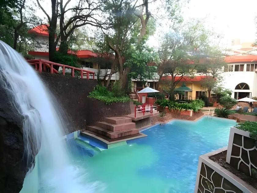 Horseland Hotel And Mountain Spa - Image 1