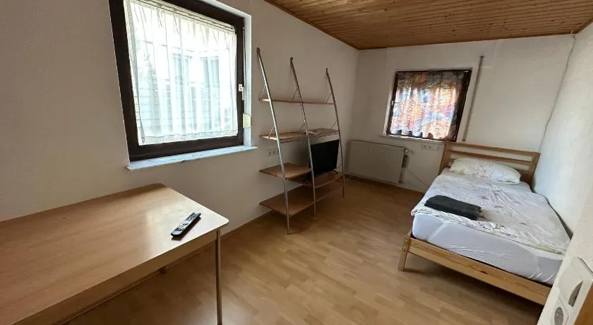 HW1 Drei Zimmer Wohung 80qm - Image 1