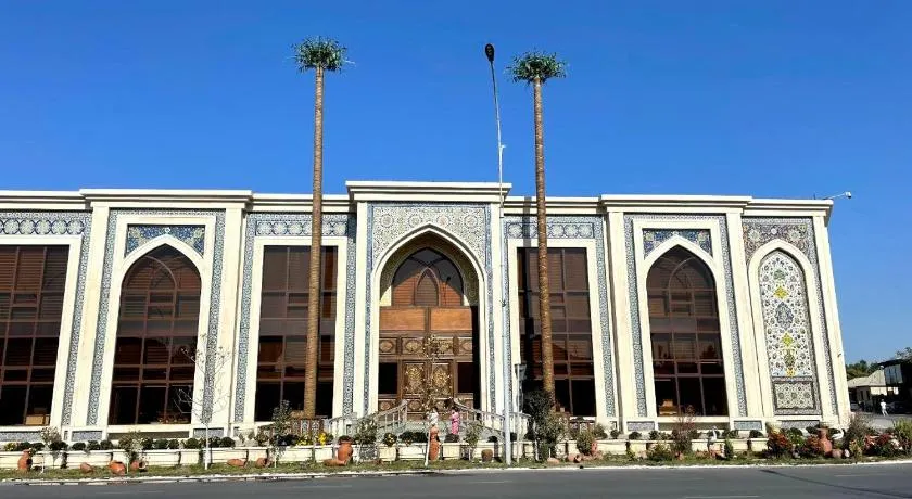 Chinor plus hotel - Image 1