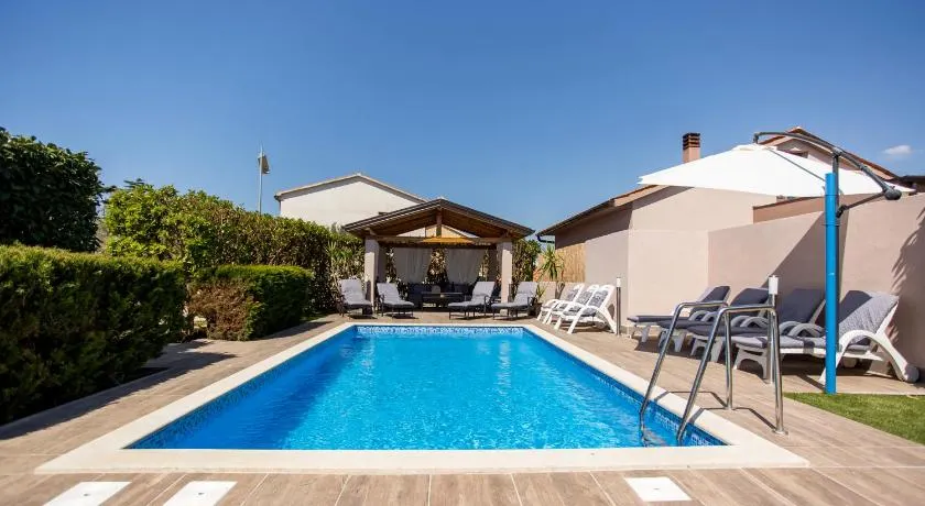 Holliday Home Lopac - Image 1