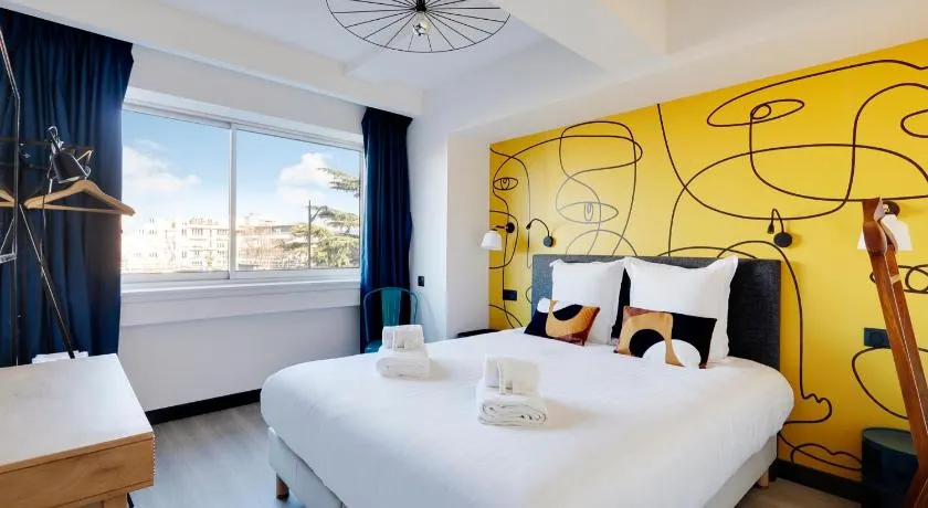 North Paris Suite - Image 1