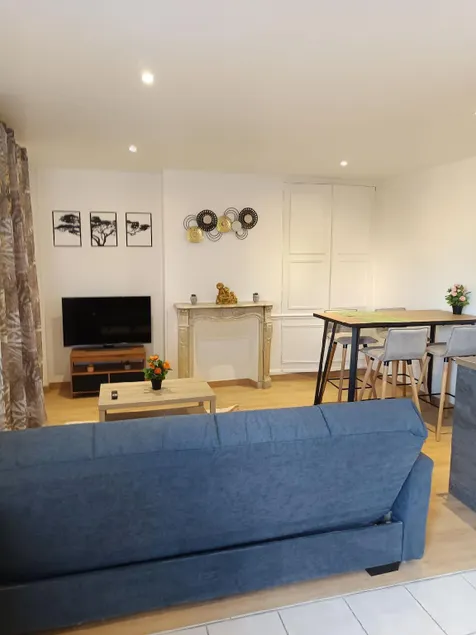 olive tree apartment - Image 1