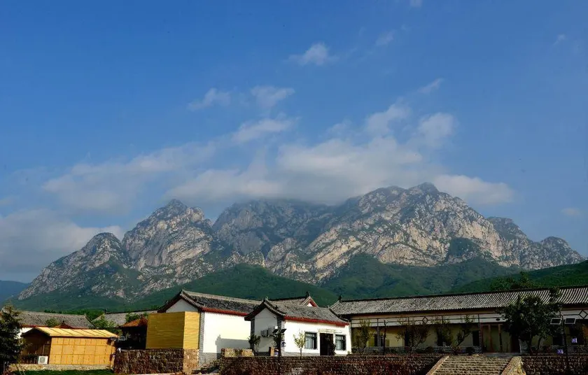 Songyu Villa Hotel - Image 1
