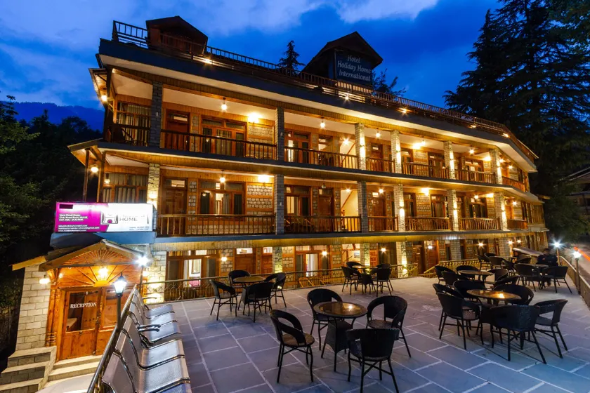 Hotel Holiday Home International - The Mall Road - Image 1