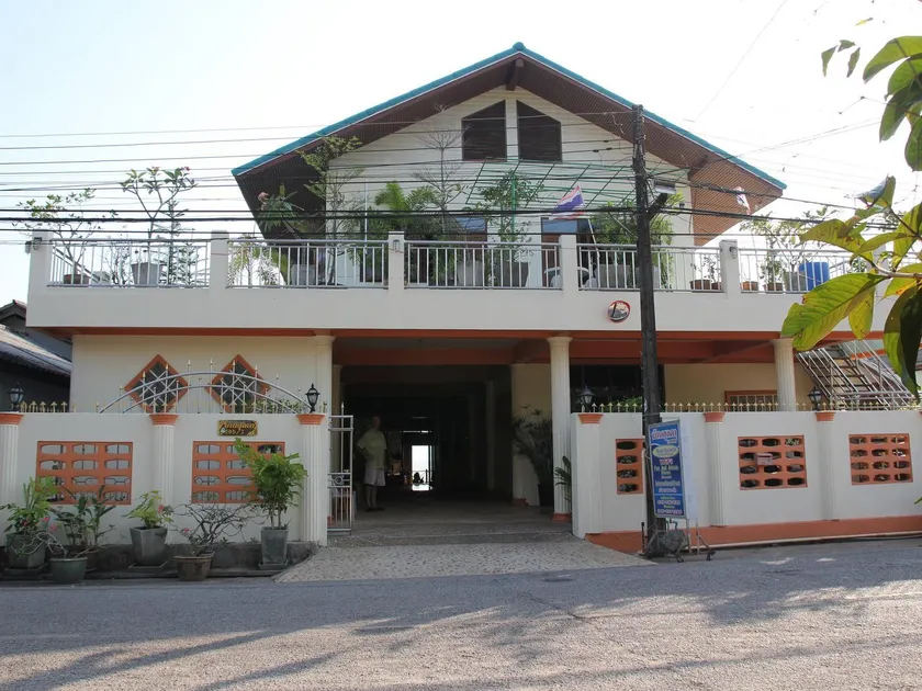 Ban Sulada Guest House - Image 1