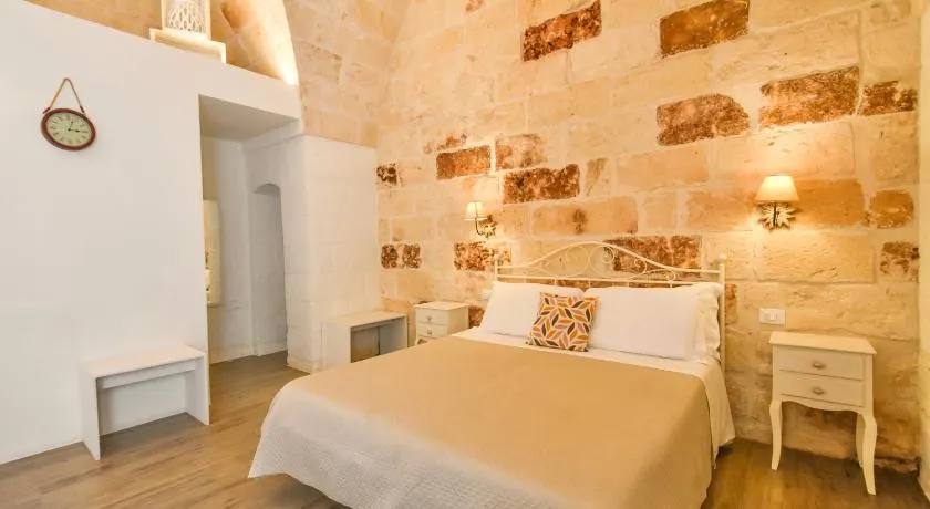 Marea Central Rooms - Housea - Image 1