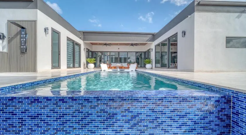 Cozy Modern Villa - Heated Pool & Spa - BBQ - Water View - Image 1