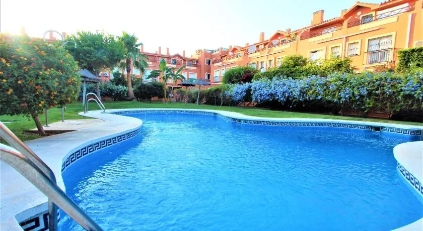 Apartamento Torremolinos - A 600m de la playa de La Carihuela - PISCINA - PARKING GRATIS - EXCELENTE CONEXIÓN WIFI - Image 1