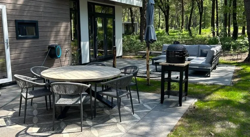 Bos chalet Hellendoorn met Hottub - Image 1