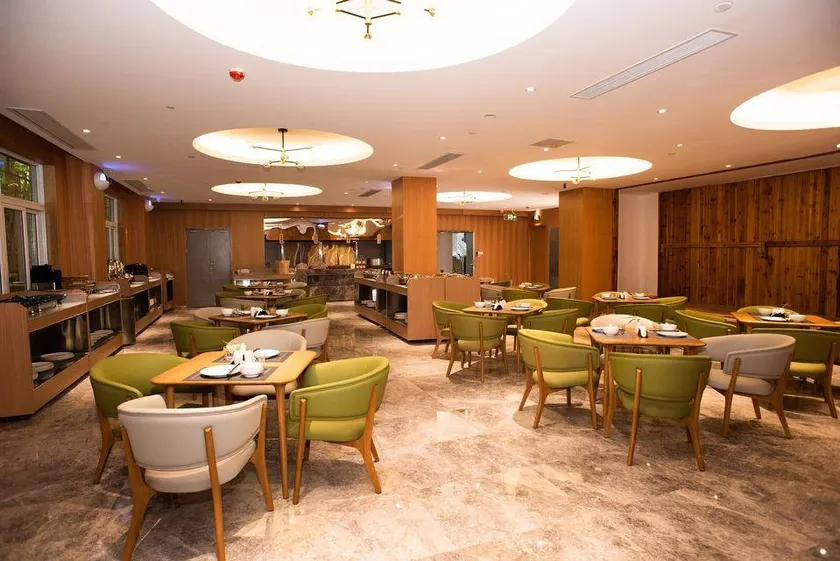 Qingyuanshan Hotel - Image 1