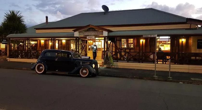 Bororen Hotel Motel - Image 1