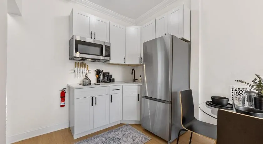 3BR Harlem Stay with Washer with Dryer - Image 1