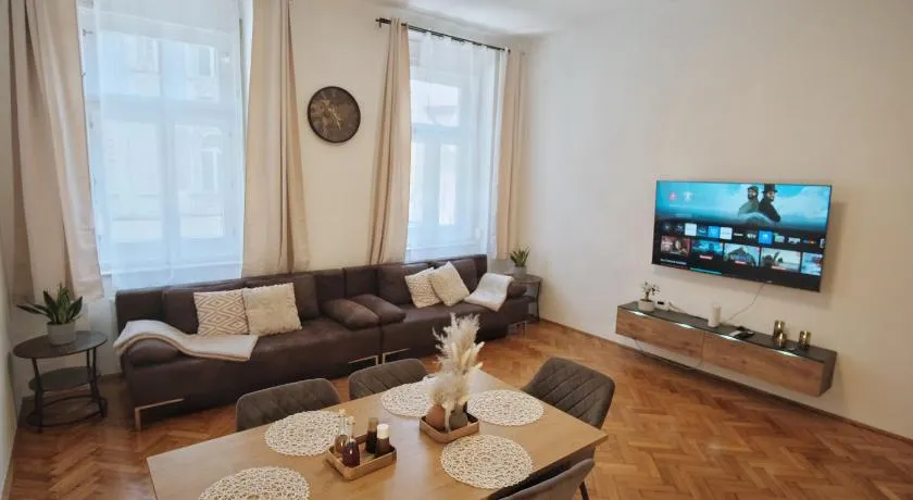 Central Apartment in Graz stylish & cozy I self check-in - Image 1
