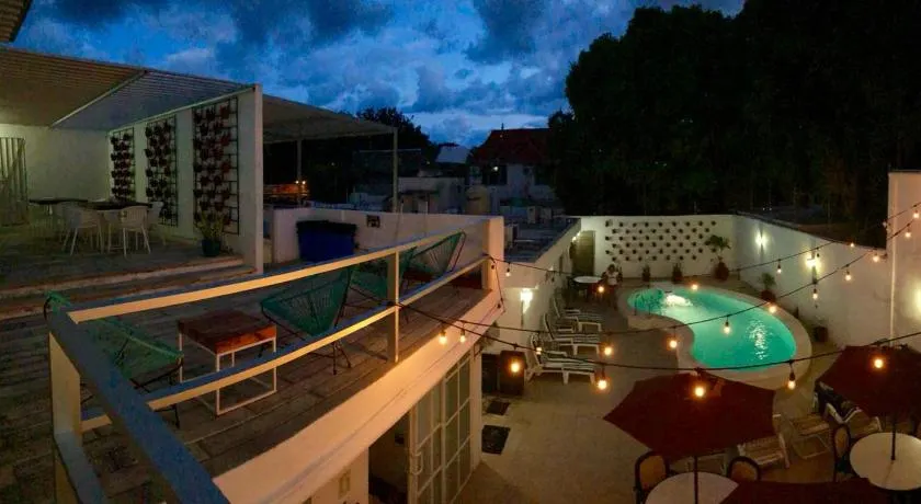 Moloch Hostel & Suites - Image 1