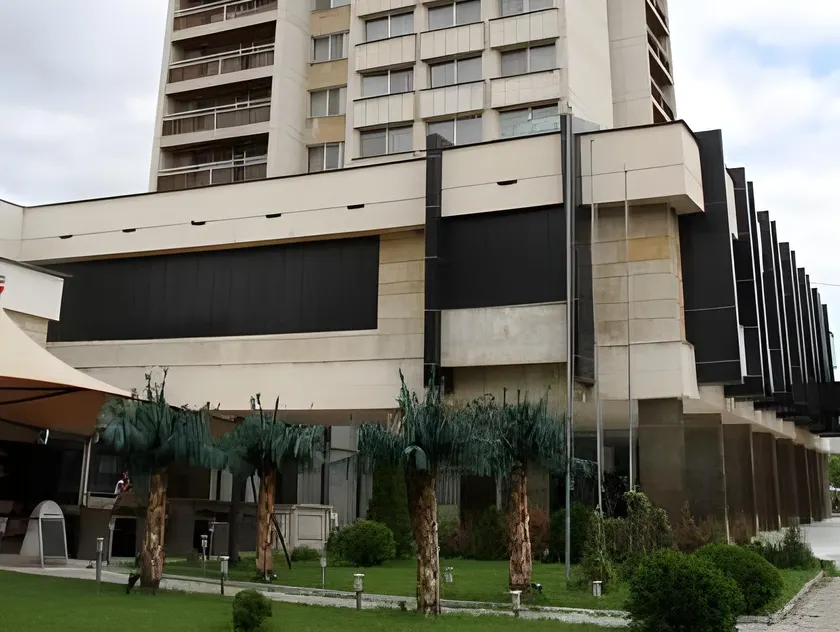 Hotel Arpezos - Image 1