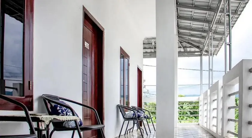 Samar Wulu Guest House Syariah Mitra RedDoorz near Ketapang - Image 1