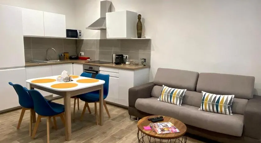 Appartement chic plage des Catalans - Image 1
