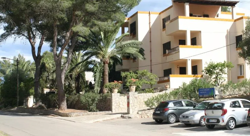 Apartamentos Los Pinos - Image 1