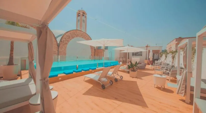 Cleros Sky Lounge - Image 1