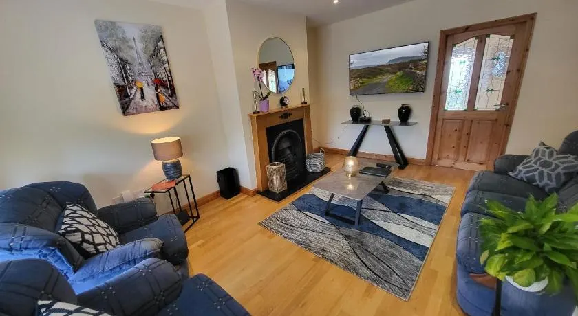 Hawthorns Holiday Home - Image 1