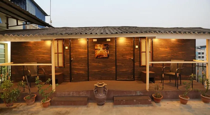 Hotel Rushabh Home - Image 1