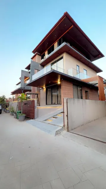 Sky Villa with Private Pool 3BHK with Mountain View - Image 1