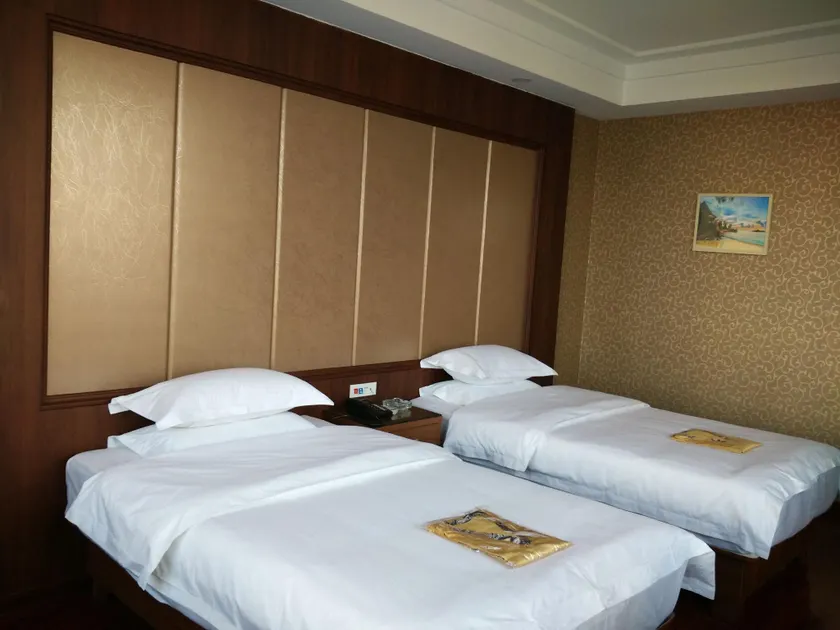 Jinniu Hotel - Image 1