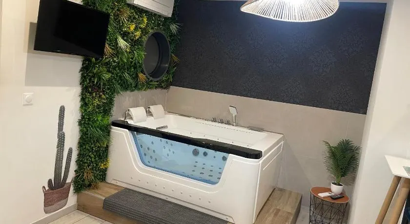 Appartement avec jacuzzi - Image 1