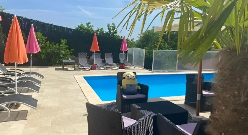 Belle Maison dans le Beaujolais - Image 1