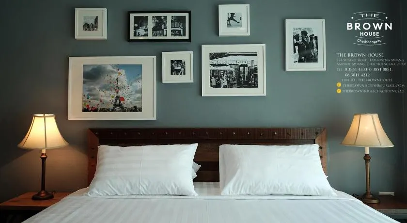 The Brown House Hotel - Image 1