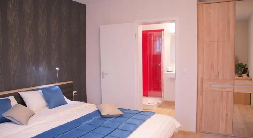 BB Blick Hotel und Café - Image 1