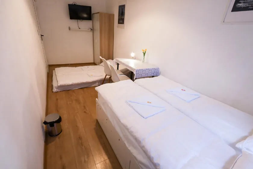 Pest-Port Apartment-ROOM 1 - Image 1