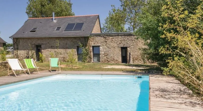 Gîte écolabel entre Angers et Loire, piscine chauffée, jardin clos, calme et charme authentique - Image 1