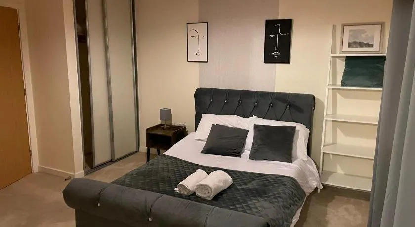 3 Bedroom House Sleeps 7 - Pets Ok - Free Parking - Image 1